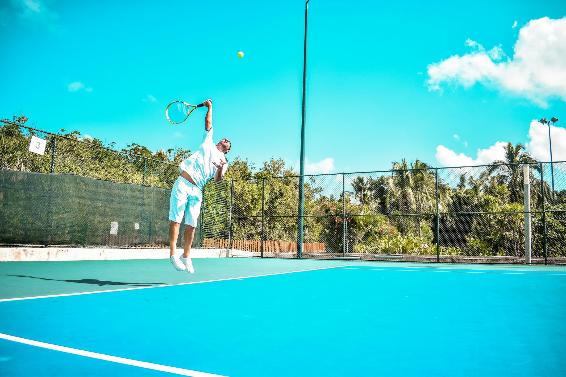 Pricing Padel and Tennis Courts: Peak vs Off-Peak Strategies That Work