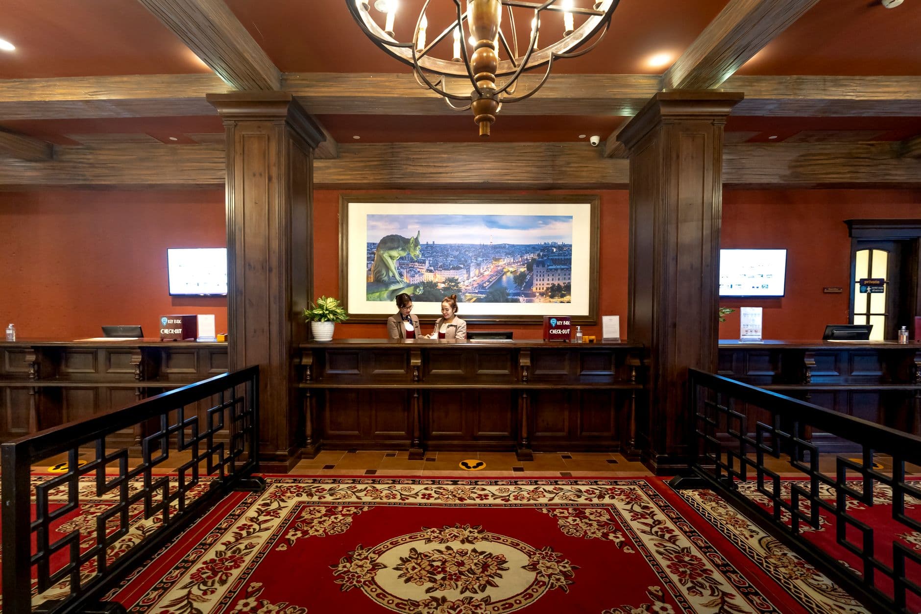 Front Desk SOPs That Boost Retention at Padel and Tennis Clubs